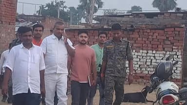 अरियरी: विधायक रणधीर सोनी विसहिया में महिला हत्या मामले के पीड़ित परिवार से मिले