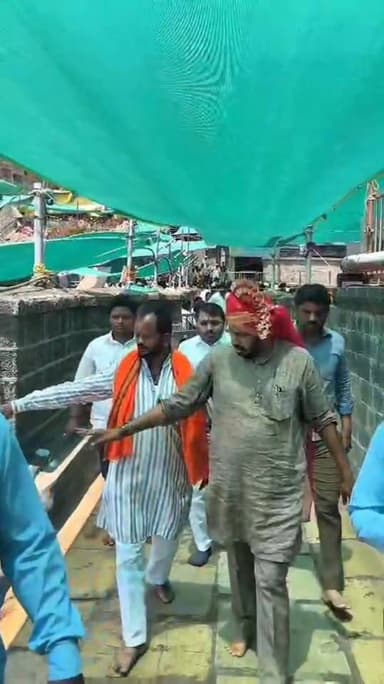 विधान परिषदेचे सदस्य बच्चुभाऊ कडू यांनी घेतले श्री तुळजाभवानी मातेचे दर्शन
#बच्चूभाऊ_कडू
#BacchuKadu
#प्रहार_जनशक्ती_प...
