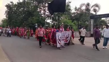 ହିନ୍ଦୋଳ: ରାସୋଳଠାରେ ବିଜେପି ପକ୍ଷରୁ ଜନ ଆକ୍ରୋଷ ମହିଳା ସମାବେଶ