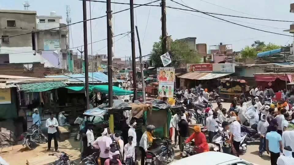 गोविन्द नगर खदान पर युबक की मौत के बाद लगा जाम
#swapnilwankhadeias #MPBreaking #NewsUpdate #fb #datia #police