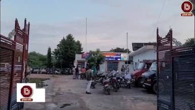 आधी रात घर में घुसे हथियारबंद चोर, विरोध करने पर कुल्हाड़ी से हमला, एक दबोचा गया, दूसरा फरार
#छतरपुर #लवकुशनगर
