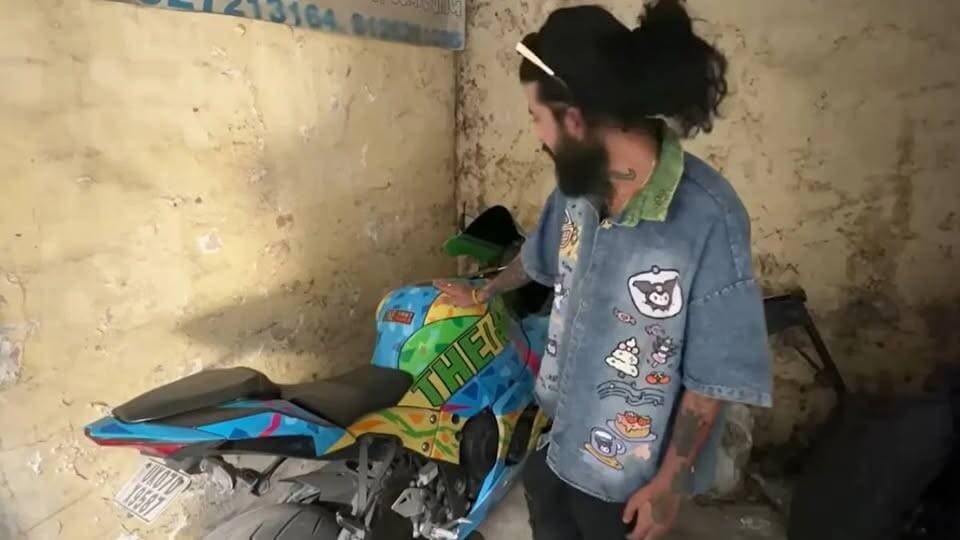 UK07 राइडर का बड़ा खुलासा: बेच डालीं करोड़ों की बाइकें!
बिग बॉस 17 फेम और यूट्यूबर यूके07 राइडर (अनुराग डोभाल) एक बार फ...