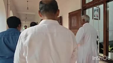 തിരുവനന്തപുരം: വെള്ളയമ്പലം ബിഷപ്പ് ഹൗസിൽ എത്തി മുഖ്യമന്ത്രി ലത്തീൻ അതിരൂപത ആർച്ച് ബിഷപ്പിനെ സന്ദർശിച്ചു