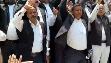 #lko की घटना को लेकर #gonda में वकीलों का #protest