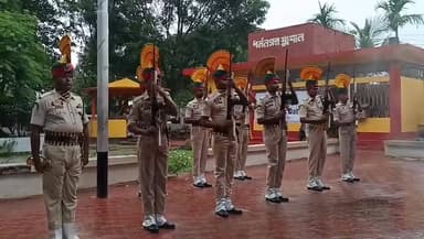 দেখুন প্রাক্তন মন্ত্রী কালিদাস দত্তের শেষকৃত্য সম্পন্ন, শোকের ছায়া ধর্মনগর জুড়ে