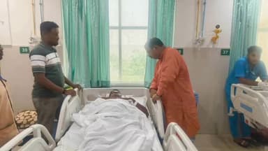 ପାଲଲହଡା: ଭୁବନେଶ୍ବରରେ ଚିକିତ୍ସା ହେଉଥିବା ମେଡ଼ିକାଲକୁ ଯାଇପବିତ୍ରଙ୍କ ସ୍ୱାସ୍ଥ୍ୟାବସ୍ଥା ପଚାରି ବୁଝିଲେ ବିଧାୟକ ଅଶୋକ ମହାନ୍ତି
