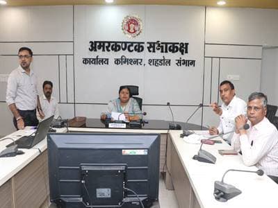 कमिश्नर ने शहडोल संभाग के दूर-दराज क्षेत्रो से आए लोगो की जनसुनवाई की