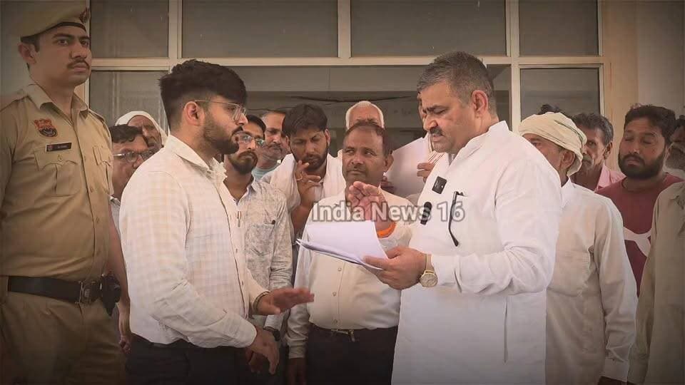 #SDM_mahendergarh #balwanfouji #groundreport #mahendergarh
Balwan Fouji ग्रामीणों के साथ पहुँचे SDM Yogesh Saini के पा...