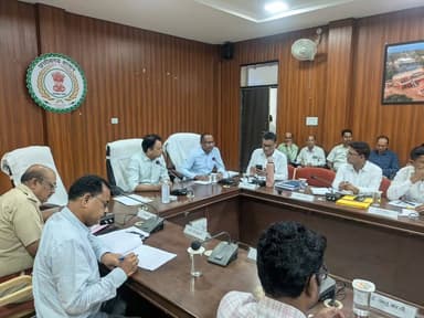 जिला स्वच्छ भारत मिशन (ग्रामीण) की महत्वपूर्ण बैठक आज जिला कलेक्टर इन्द्रजीत सिंह चंद्रवाल की उपस्थिति में आयोजित की गई।...