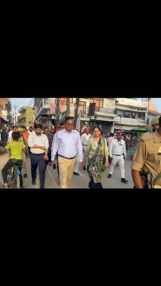 लोहारों वाले चौराहे पर नाला निर्माण कार्य का डीएम ने किया निरीक्षण, गुणवत्ता व समय सीमा पर दिए निर्देश
#शाहजहांपुर। लोह...