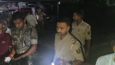 #BREAKINGNEWS: औरंगाबाद में किसान की गोली मारकर हत्या, बाइक सवार अपराधियों ने घर लौटने के दौरान घटना को दिया अंजाम।
औरं...