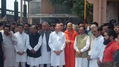 #हरिद्वार के खड़खड़ी श्मशान घाट पर पूर्व मुख्यमंत्री #BcKHANDURI को दी गई अंतिम विधाई....... सीएम Pushkar Singh Dhami सह...