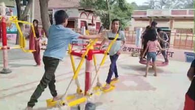 बदलापुर: भलुवाही के वार्ड संख्या 8 में नगर पंचायत द्वारा लगवाए गए ओपन जिम पर क्षेत्र के लोगों की जुट रही भारी भीड़