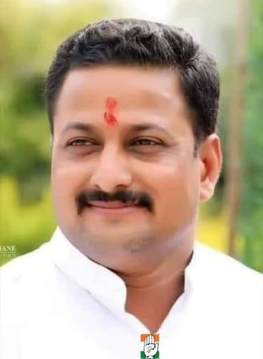 काँग्रेसच्या धाराशिव जिल्हाध्यक्षपदी उमेश राजेनिंबाळकर; युवा नेतृत्वामुळे कार्यकर्त्यांत उत्साह
प्रतिनिधी : जुबेर शेख
...