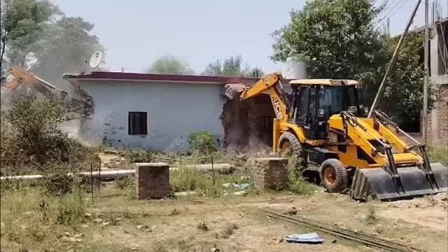 UP नहीं अब हिमाचल में भी चल पड़ा बुलडोजर- ज्वाली में देखिए सुक्खू सरकार का नशा माफिया की प्रॉपर्टी पर एक्शन#himachalprad...