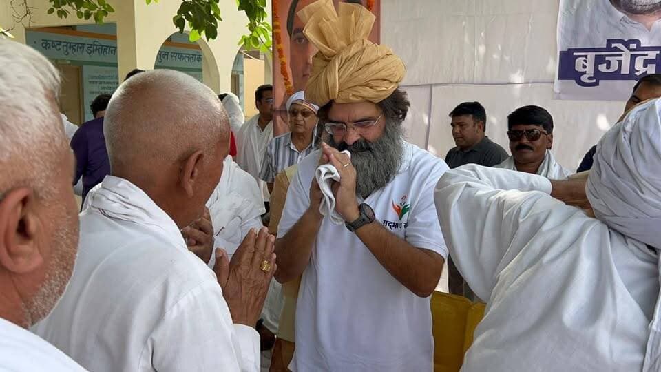 रोहतकः गढ़ी सांपला किलोई विधानसभा क्षेत्र से हुई बृजेंद्र सिंह की सद्भाव यात्रा की शुरूआत
रोहतक, 21 मई। पूर्व सांसद एवं अ...