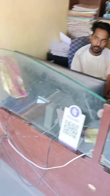 सरदारशहर पंचायत समिति में ई मित्र वाले काम नहीं करते सही से और पैसे खा लेते हैं