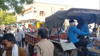 कलेक्टर के निर्देशन पर संयुक्त प्रशासनिक दल ने बस स्टैंड से अतिक्रमणकारियों को हटाया भारी संख्या में पुलिस बल रहा मौजूद