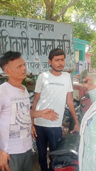 घुसिया गांव में प्रधान प्रतिनिधि पर ही गांव के सरकारी नलो का सुधरने का नही दिया पैसा उप जिला अधिकारी को दिया आबेदन