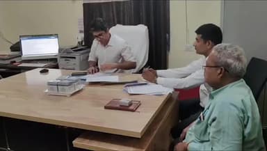 हिण्डौन: नगर परिषद के वरिष्ठ सहायक को राजकीय कार्यों में अनियमितताओं एवं लापरवाही के कारण किया गया निलंबित