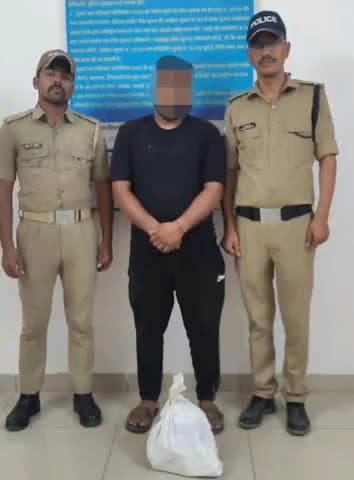 गंगोलीहाट: गंगोलीहाट पुलिस ने परचून की दुकान की आड़ में शराब बेचने वाले को किया गिरफ्तार