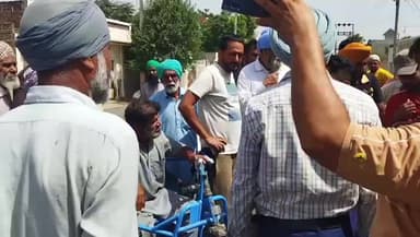 ਨਿਹਾਲ ਸਿੰਘਵਾਲਾ: ਪਿੰਡ ਦੀਨਾ ਸਾਹਿਬ ਵਿਖੇ ਅਪਹਾਜ ਵਿਅਕਤੀ ਦੀ ਵੀਡੀਓ ਪਾਉਣ ਤੇ ਸੰਯੁਕਤ ਦਿਵਵਾਂਗ ਮੋਰਚਾ ਪੰਜਾਬ ਵੱਲੋਂ ਵਲੋਗਰ ਕੋਲੋਂ ਮਗਵਾਈ ਗਈ ਮੁਆਫੀ