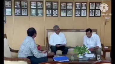 జనగాం: జనగాం రైల్వే సమస్యల పరిష్కారానికి దక్షిణ మధ్య రైల్వే డిజిఎం శ్రీనివాస్ కు వినతి పత్రం అందించినMPచామల కిరణ్ కుమార్ రెడ్డి
