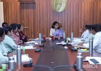 లింగ నిర్ధారణ పరీక్షలపై కలెక్టర్ కార్యాలయంలో సమీక్ష సమావేశం పాల్గొన్న జిల్లా కలెక్టర్