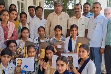 पटियाली: दरियावगंज के श्री रामदत्त सुखदेवी इंटर कॉलेज में मेधावी छात्र-छात्राओं को किया गया सम्मानित