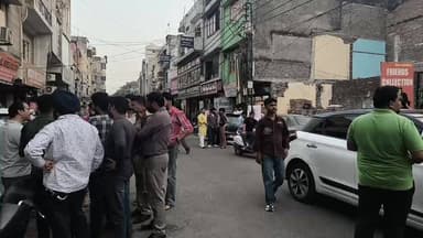 रुद्रपुर मुख्य बाजार में दो व्यापारियों के बीच जमकर मारपीट, बीच बाजार हंगामे से मचा हड़कंप।
#रुद्रपुर #Rudrapur #मुख्यब...
