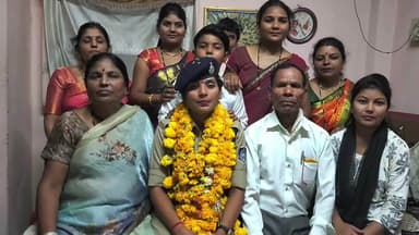 बुरहानपुर नगर: पेंटर की बेटी का एमपी पुलिस में हुआ चयन, क्षेत्र के लोगों ने किया स्वागत