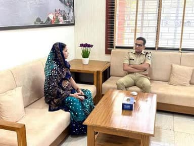 आज श्री दादाजी धूनीवाले की पावन नगरी खंडवा के नवागत पुलिस अधीक्षक श्री अगम जैन जी से शिष्टाचार भेंट कर उनका आत्मीय स्वाग