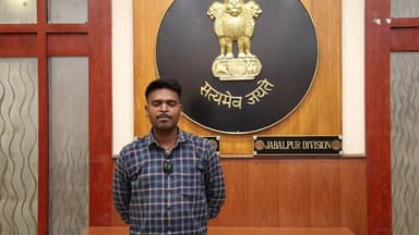 प्रधानमंत्री श्री नरेंद्र मोदी जी के नेतृत्व में आयोजित #रोजगार_मेला के अंतर्गत आज जबलपुर में 211 युवाओं को नियुक्ति पत्र वितरित किए गए।
युवा शक्ति को आत्मनिर्भर भारत की ओर बढ़ाने का सशक्त कदम। 🇮🇳
#RozgarMela #Jabalpur #IndianRailway