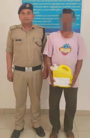 गंगोलीहाट: कोतवाली गंगोलीहाट पुलिस ने अवैध शराब के साथ एक व्यक्ति को किया गिरफ्तार