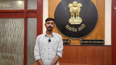 प्रधानमंत्री श्री नरेंद्र मोदी जी के नेतृत्व में आयोजित #रोजगार_मेला के अंतर्गत आज जबलपुर में 211 युवाओं को नियुक्ति पत्र वितरित किए गए।
युवा शक्ति को आत्मनिर्भर भारत की ओर बढ़ाने का सशक्त कदम। 🇮🇳
#RozgarMela #Jabalpur #IndianRailway