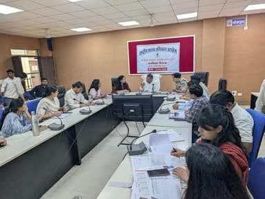 ▶️राष्ट्रीय मानवाधिकार आयोग के माननीय सदस्य श्री प्रियंक कानूनगो की अध्यक्षता में जिला स्तरीय समीक्षा बैठक आयोजित की गई।...