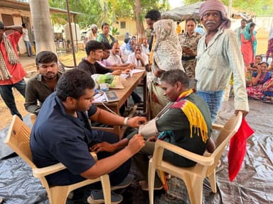 गडचिरोली पोलीस दलाच्या वतीने उपपोस्टे बामणी येथे आरोग्य शिबिराचे करण्यात आले आयोजन
. या अभिनव उपक्रमादरम्यान उपपोस्टे ब...