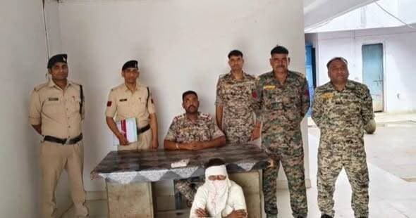 थाना सरायछौला पुलिस द्वारा 01 आरोपी को गिरफ्तार कर उसके कब्जे से 315 बोर का अवैध कट्टा मय 01 जिंदा राउण्ड के जब्त किया ग...