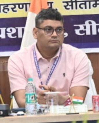 *<nis:link nis:type=tag nis:id=बिना nis:value=बिना nis:enabled=true nis:link/> डीएम के ही सीतामढ़ी जिला चल रहा है। जो प्रभारी डीएम है। वह पूरी तरह से जात-पात में तब्दील हो चुके हैं। किसी व्यक्...
