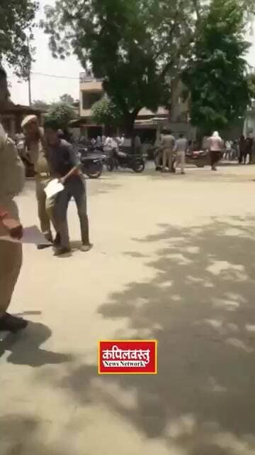 पीड़ित की पीड़ा सुनने कुर्सी छोड़ पहुंचे SDM और इंस्पेक्टर, वीडियो वायरल