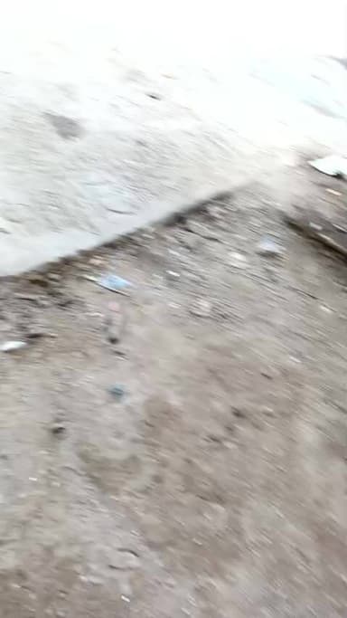 kasravad Nagar Palika mein andha Kanoon chal raha hai jiske pass 30 sal ka Patta hai uski jagah per bulldozer chal raha