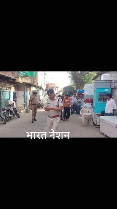 🔴 खुरई में बदमाशों का पुलिस ने निकाला जुलूस, हथियारों के साथ घूम रहे थे आरोपी 😳
खुरई शहर में बड़ी वारदात की फिराक में घू...