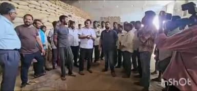 నాగర్ కర్నూల్: నాగర్ కర్నూల్ లో పలు రైస్ మిల్లులను ఆకస్మికంగా తనిఖీ చేసిన మంత్రి జూపల్లి