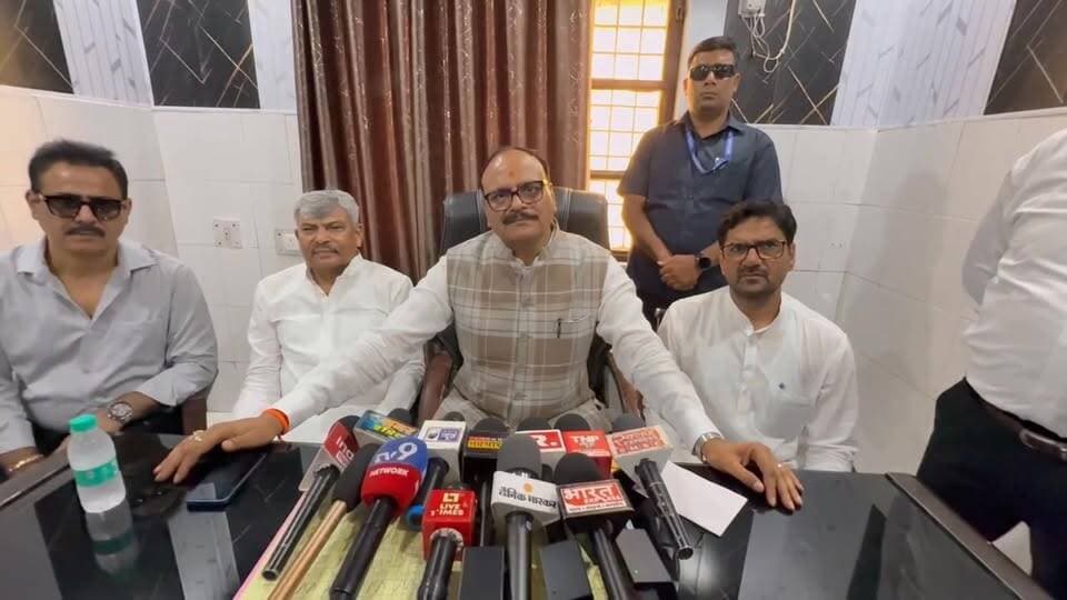 डिप्टी सीएम बृजेश पाठक व प्रभारी मंत्री केपी मलिक ने गजरौला समुदायिक स्वास्थ्य केंद्र का किया निरीक्षण
#BrijeshPathak #A...