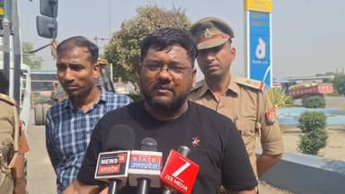 #गाजीपुर।
ओवर लोडिंग और अवैध खनन में लगी गाड़ियों के खिलाफ अभियान।
परिवहन,पुलिस,खनन विभाग की संयुक्त टीम का चेकिंग अभियान...