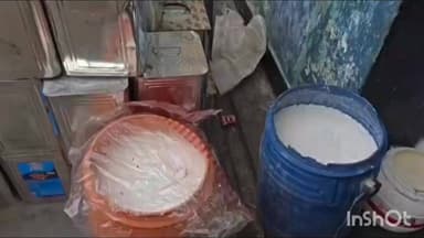 हापुड़: गांव बनखंडा में खाद्य सुरक्षा विभाग की टीम ने की बड़ी छापेमारी, 135 किलो क्रीम को कराया गया मौके पर नष्ट