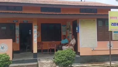 বঙাইগাঁও ভাগ: জলাখাতাস্থিত জলাখাতা আয়ুস্মান আৰোগ্য মন্দিৰত চুৰিকাণ্ড, চুৰি কৰি নিলে চিলিণ্ডাৰ,মটৰ সহ বহু সামগ্ৰী, আৰক্ষীৰ দল উপস্থিত