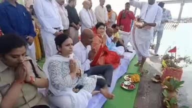 बुदनी: गंगा दशहरा के अवसर पर प्रभारी मंत्री कृष्णा गौर नर्मदा आंवली घाट पर आयोजित कार्यक्रम में हुईं शामिल