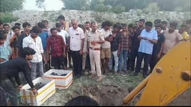 पतरघट: मतस्य जीवी सहयोग समिति के मंत्री अर्शफी मुखिया की शिकायत के बाद कई मांगुर मछली नष्ट