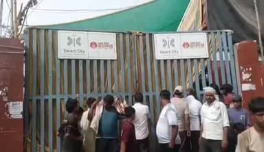 बेनियाबाग बकरा मंडी पर प्रशासन ने लगाया ताला, व्यापारियों में हड़कंप; यूपी के विभिन्न हिस्सों से पहुंचे विक्रेता परेशान